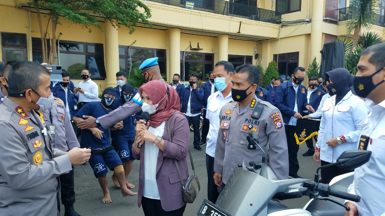 Kapolda Banten Serahkan Kendaraan Hasil Pengungkapan Kasus Curanmor Kepada Pemiliknya