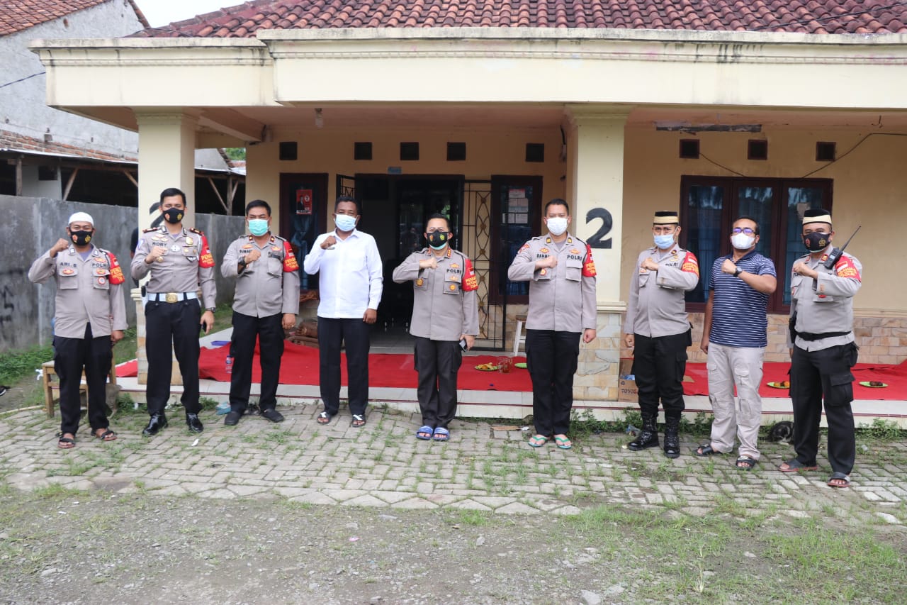 Binluh ke Desa Jambe, Kapolresta Tangerang Ajak Kades dan Masyarakat Disiplin Protokol Kesehatan