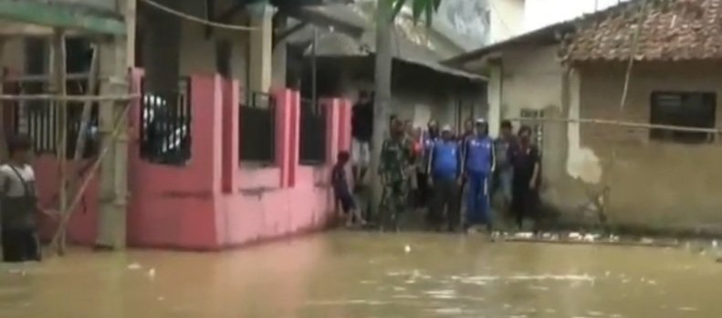 Desa Nagara Serang Terendam Banjir Capai Tiga Meter