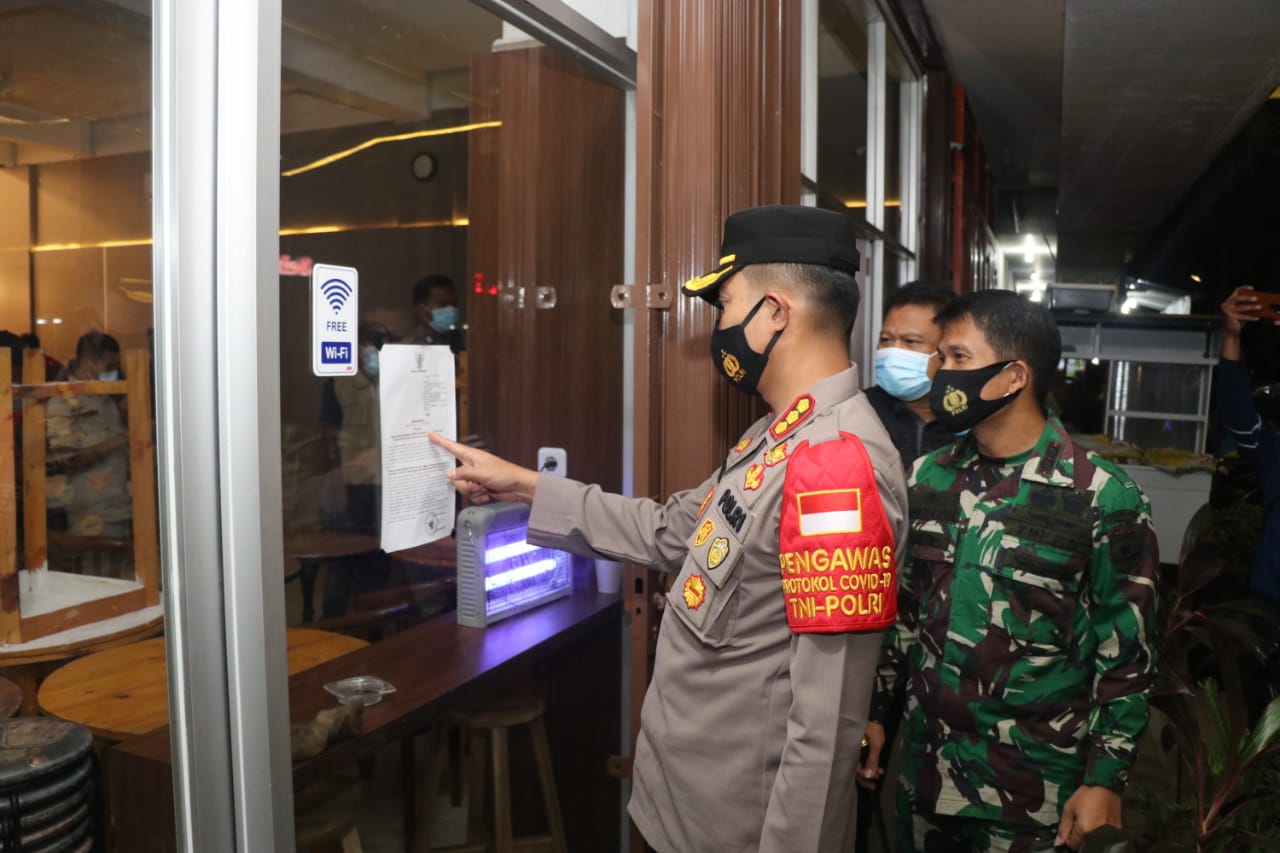 Kapolresta Tangerang Pimpin Operasi Yustisi, 2 Cafe Langgar Protokol Kesehatan Disegel