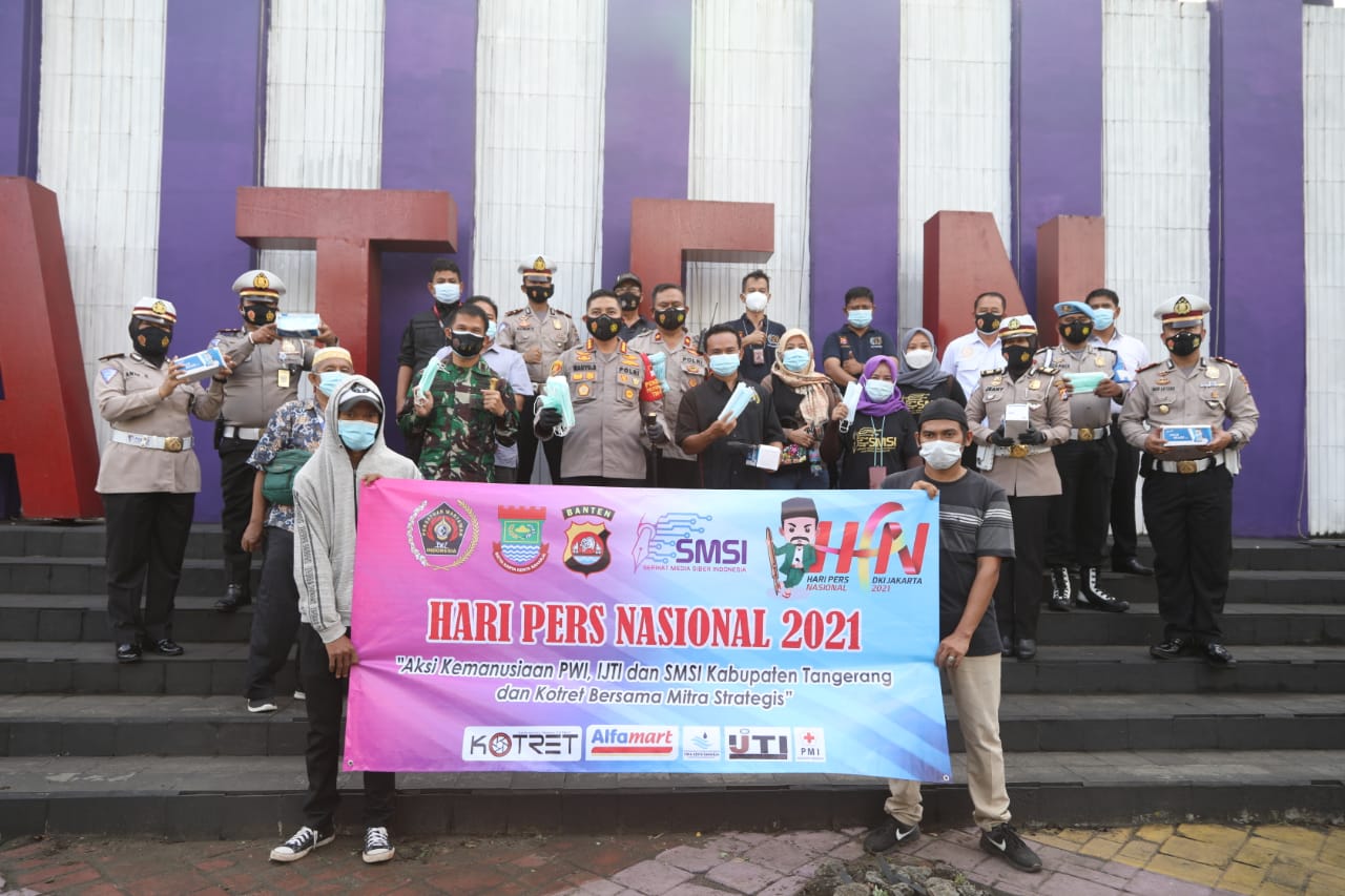 Sambut HPN 2021, Kapolresta Tangerang, Dandim Tigaraksa, dan PWI Bagikan 2.000 Masker dan sembako