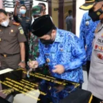 Wali Kota Tangerang Bersama Kapolres Metro Tangerang Kota  Meresmikan Kantor Polsek Pinang