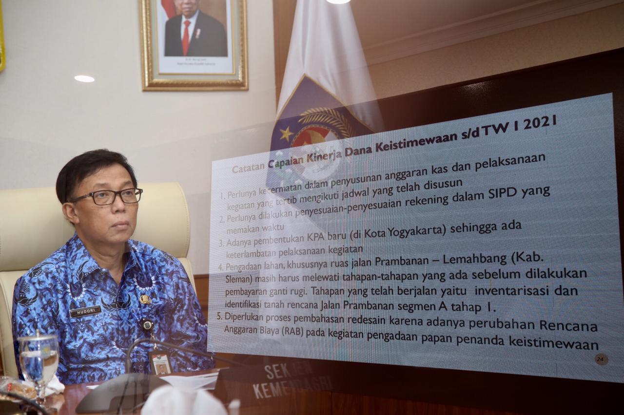 Akselerasi Reformasi Birokrasi di lingkungan Pemprov DI Yogyakarta, Sekjen Kemendagri Sampaikan Sejumlah Masukan