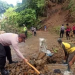 Kapolres Lebak Pimpin langsung Evakuasi Material Longsor Jalan Raya Cipanas-Warung banten