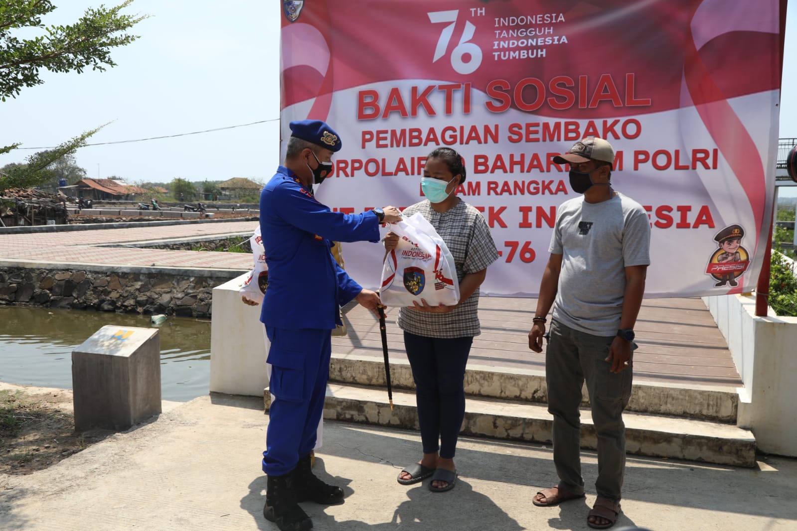 Peringati HUT RI Ke 76, Korpolairud Baharkam Polri Gelar Gerai Vaksin Merdeka dan Bakti Sosial di Wilkum Polda Banten