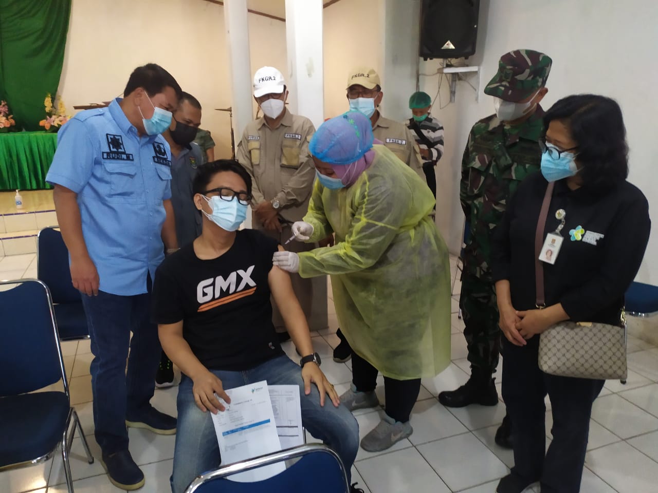 Polsek Pasarkemis Polresta Tangerang Pantau Vaksinasi Dosis ke 2 di Desa Gelam Jaya