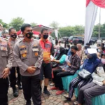 Tinjau Serbuan Vaksinasi Polres Serang Kota Bersama PT. Wilmar, Wakapolda Banten Pastikan Prokes