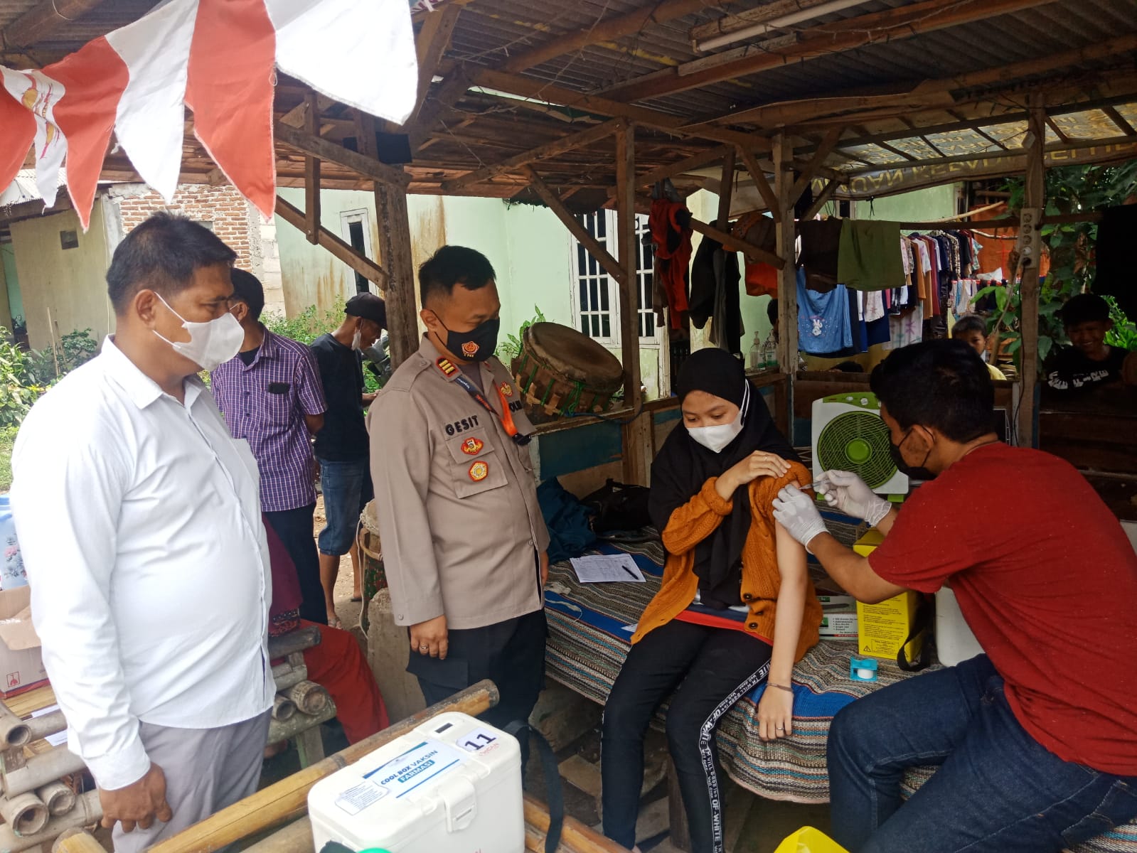 Luncurkan Program Vaksin Keliling, Polsek Panongan Polresta Tangerang Sasar Warga Perkampungan