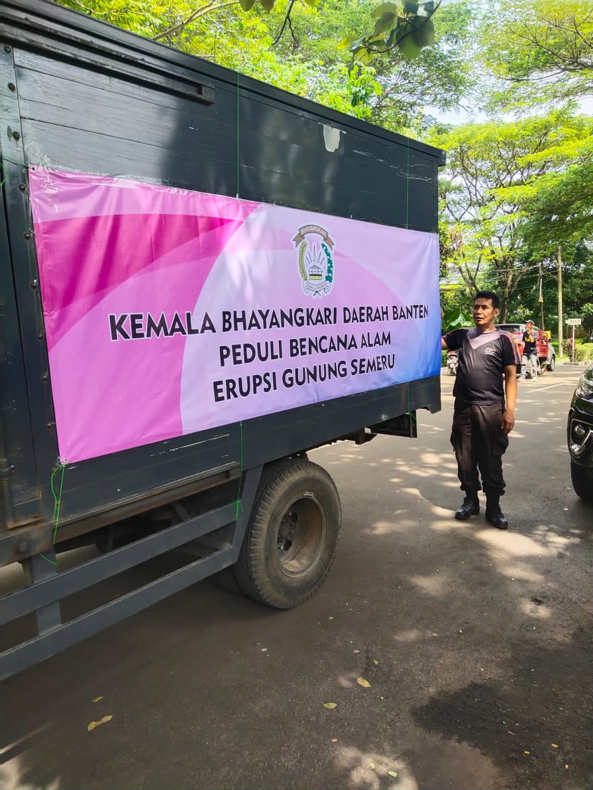 Biro Logistik Kirimkan Bantuan Polda Banten Untuk Korban Bencana Alam Gunung Semeru