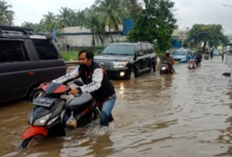 Akibat Curah Hujan Tinggi, Terdapat Puluhan Titik Banjir di Kecamatan Benda