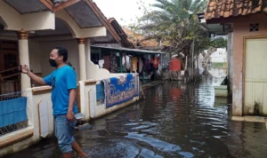 Banjir Tak Kunjung Surut, Warga Gaga Mulai Terserang Penyakit, Pemkab Tangerang Segera Bangun Posko Kesehatan
