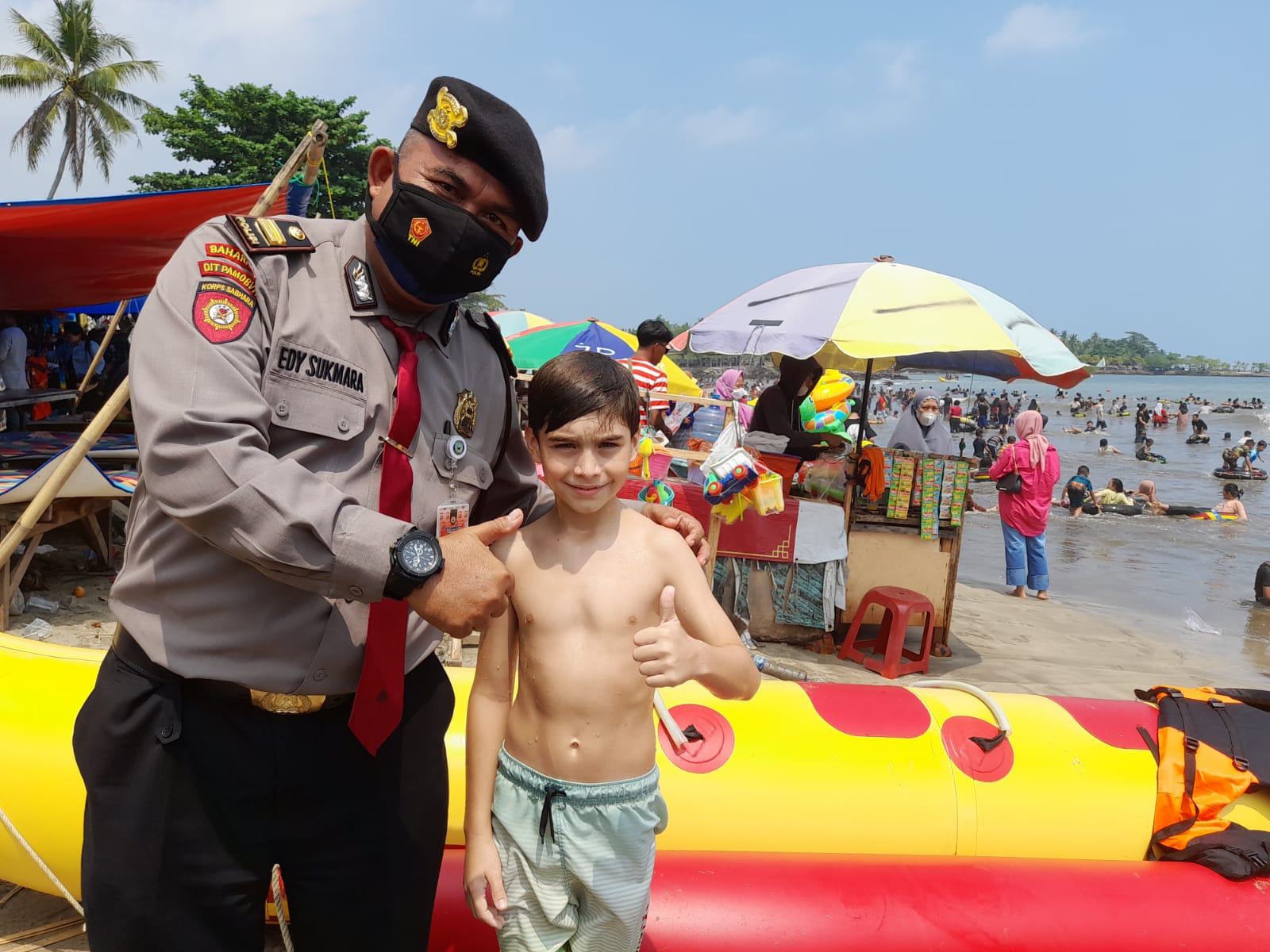 Amankan Objek Wisata, Personel Ditpamobvit Polda Banten Patroli di Kawasan Pantai Jayakarta