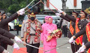 Resmi Jabat Kapolrestro Tangerang Kota, Kombes Pol Zain Dwi Nugroho Disambut Upacara Pedang Pora