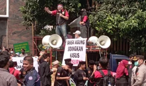 Petinggi Indosurya Bebas, Ratusan Korban Demo Di Depan Mabes Polri Dan Kejagung
