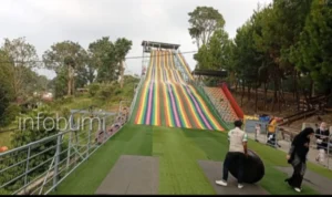 Wahana Seru Berseluncur di Rainbow Slide Bandung