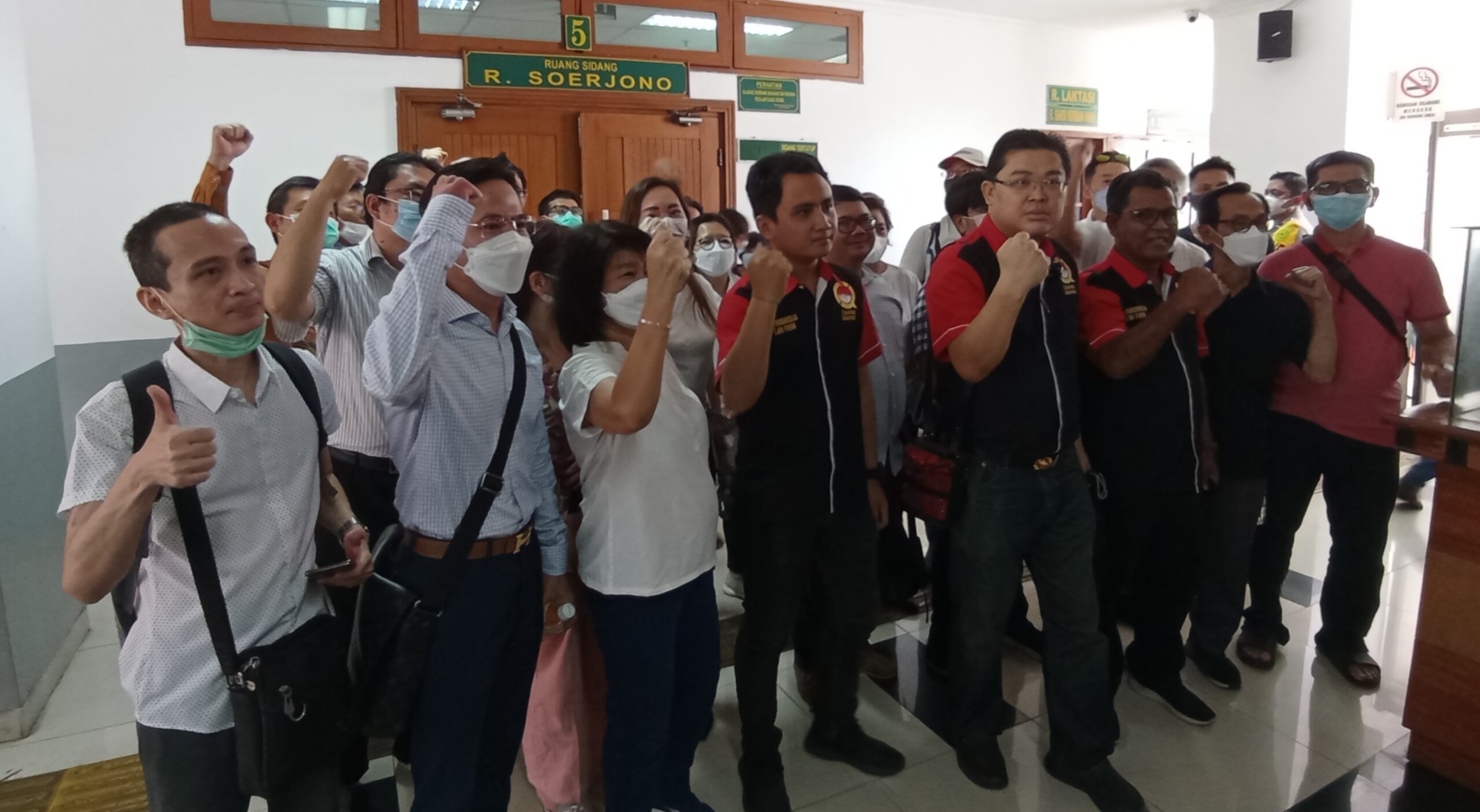 Puluhan korban KSP Indosurya,Datangi PN Jakarta Barat Hadiri sidang Henry Surya