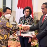 Mendagri Terima DIPA Tahun 2023 dari Presiden Jokowi