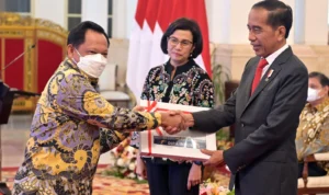 Mendagri Terima DIPA Tahun 2023 dari Presiden Jokowi
